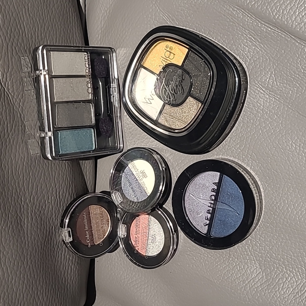 Eyeshadow palette lot